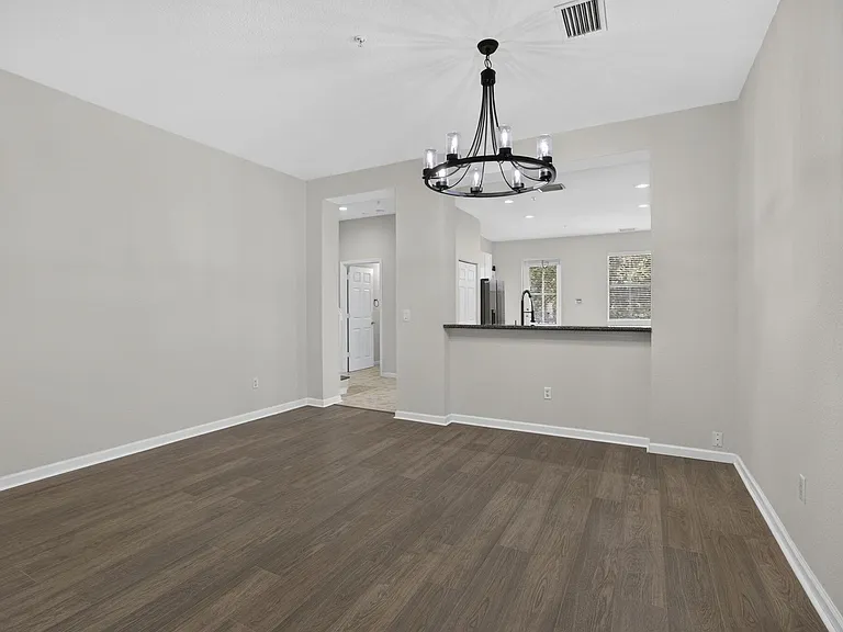 425 Greenwich Cir #204 — Photo 11