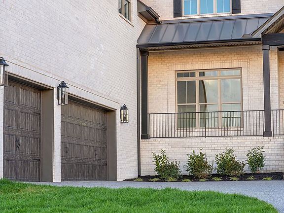 4th image of 381 Broughton St Lot 300