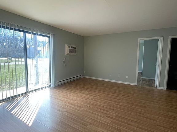 4th image of 15527 Clovernook Dr