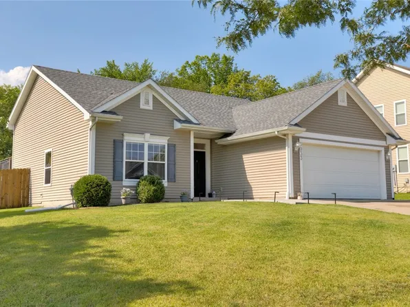 3033 E Highview Dr, Des Moines, IA 50320