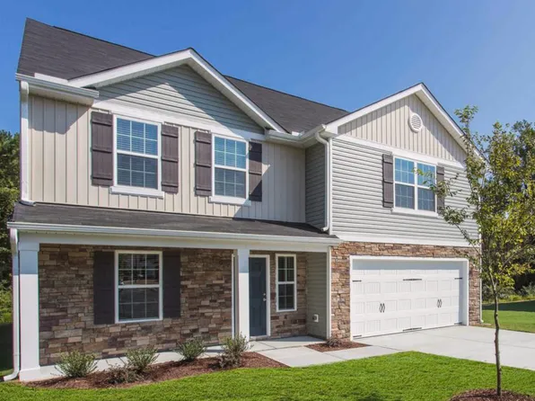 461 Turning Lake Dr, Zebulon, NC 27597