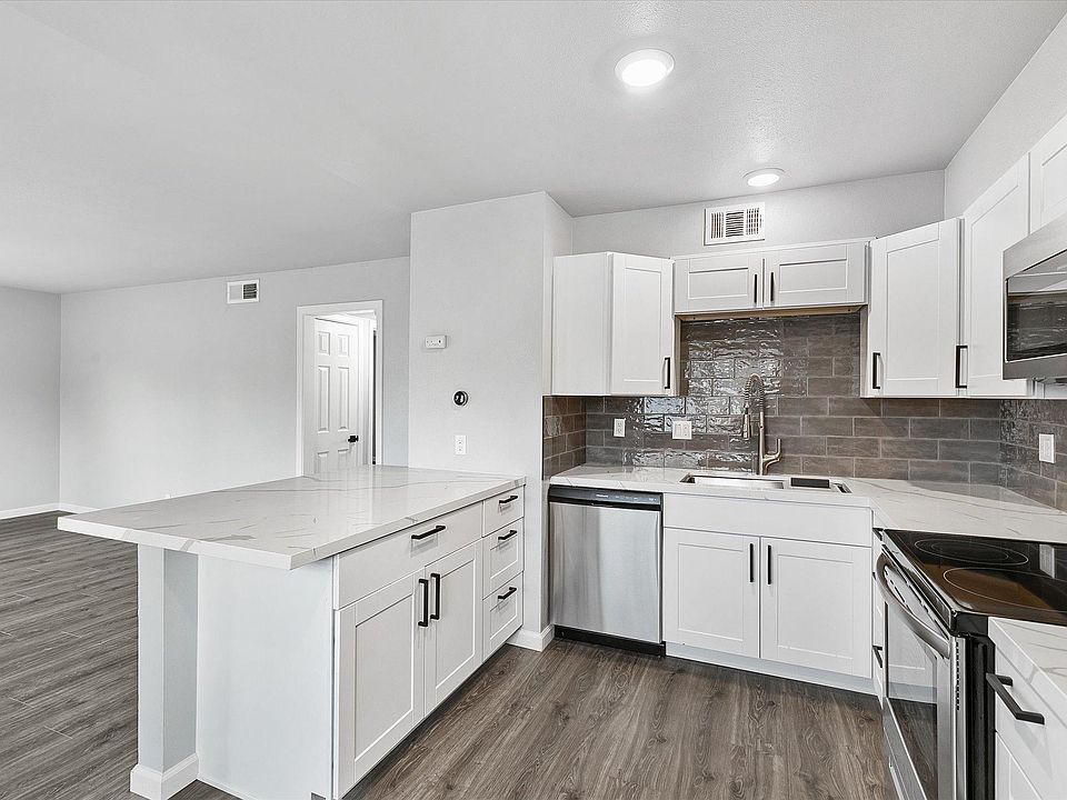 Eat in kitchen breakfast bar
