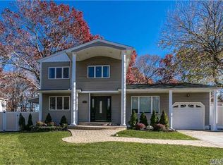 7 Urban Dr, Selden, NY 11784