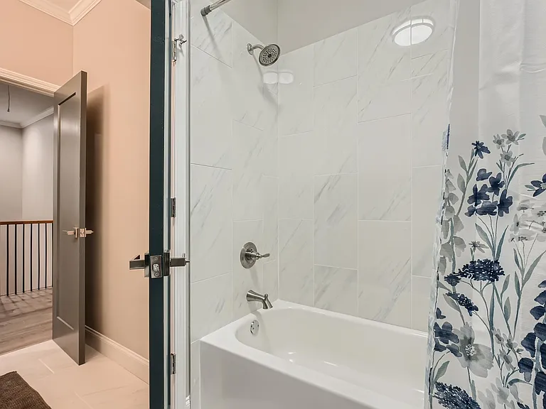 885 Hubbard St SW — Photo 29