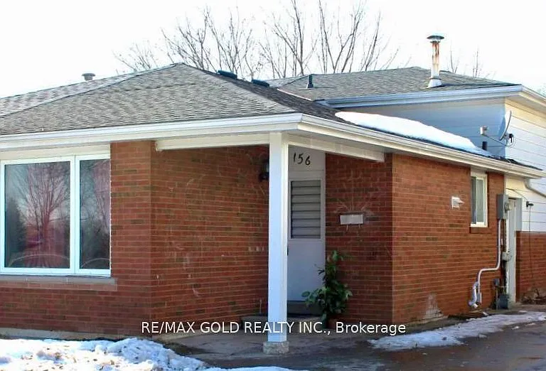 156 Mooregate Cres — Photo 1