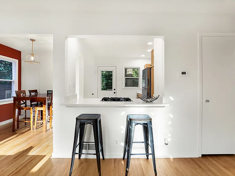 6548 Ferguson St — Photo 11