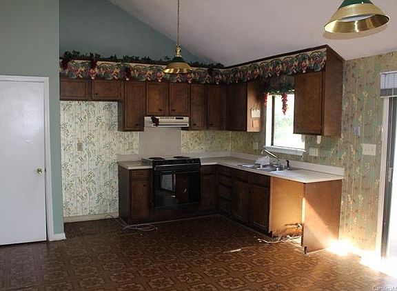 5th image of 7801 Briardale Dr