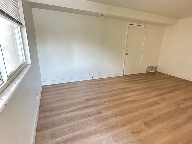 768 N Redwood Rd #12 — Photo 4