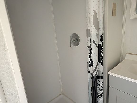 5th image of 428 S 4th St
