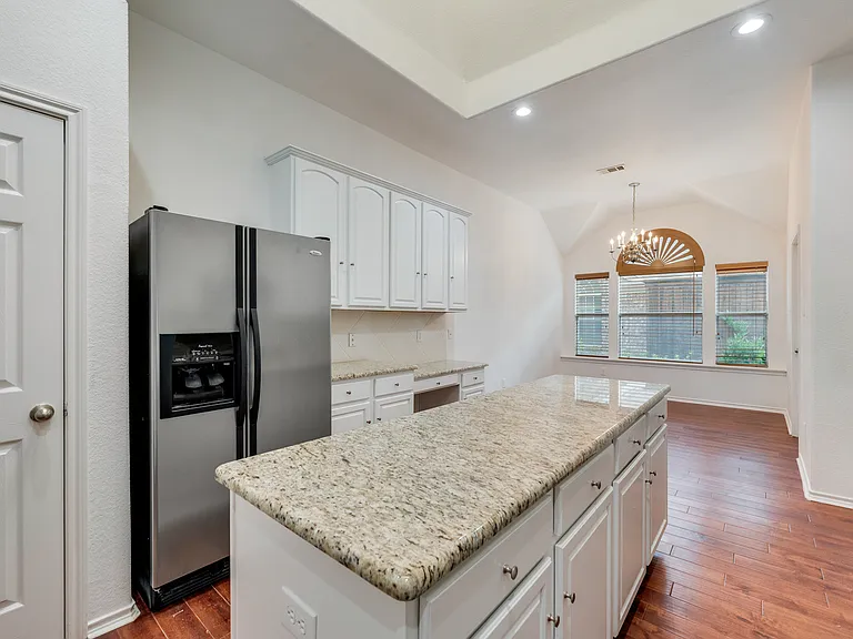 608 Regency Trl — Photo 11