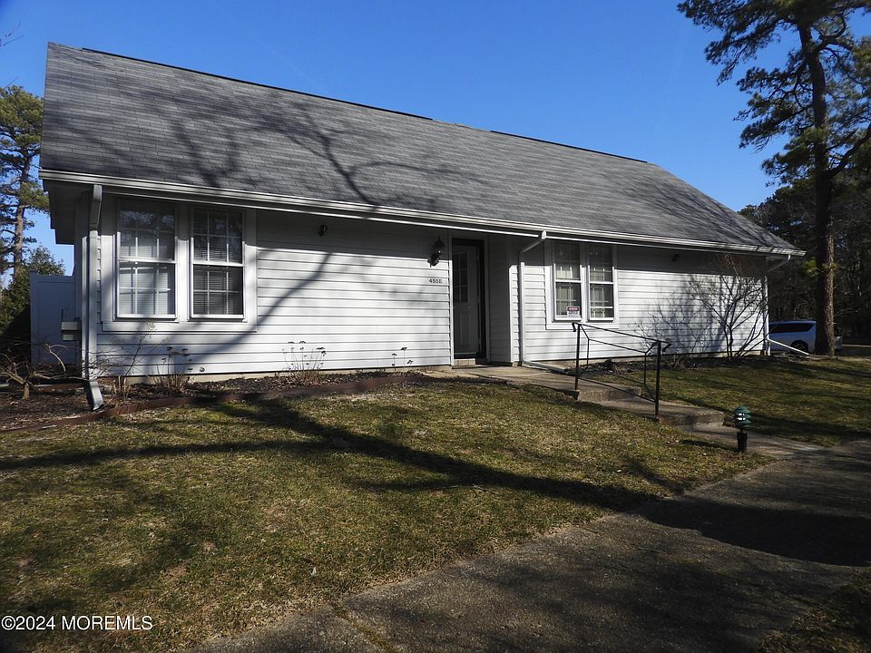 1st image of 455 Chesterfield Ct #E