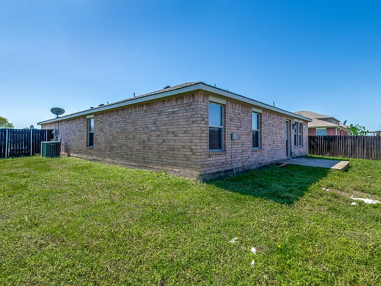 312 Stanford Dr — Photo 17