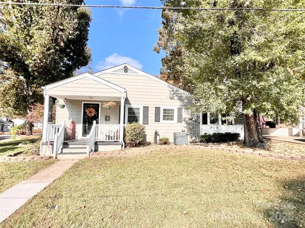 402 Sharon Ave NW, Lenoir, NC 28645