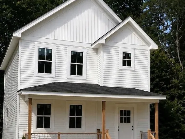 107 Price St, Mount Holly, NC 28120