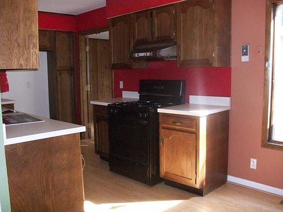 5th image of 744 Kimberly Dr