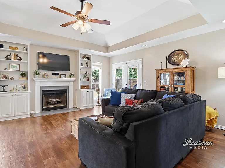 1215 Amherst St — Photo 4