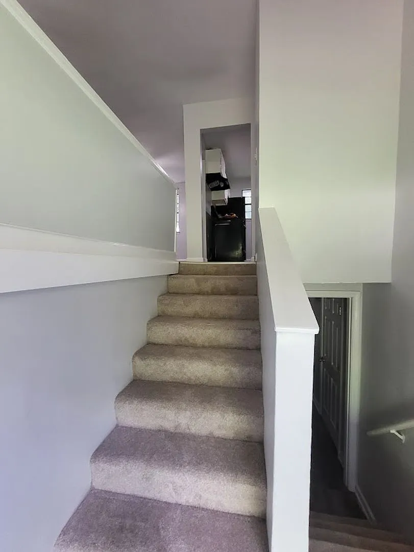Large home with 4 or 5 bedrooms and 3 full baths — Photo 2
