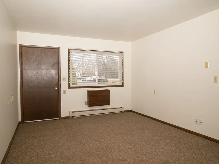 Freedom Ring Apartments — Photo 20