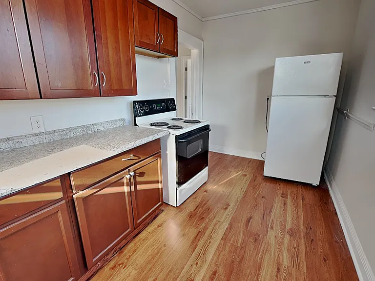 2904 W Chestnut St #3 — Photo 3