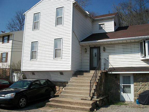 2nd image of 131 Court St APT F
