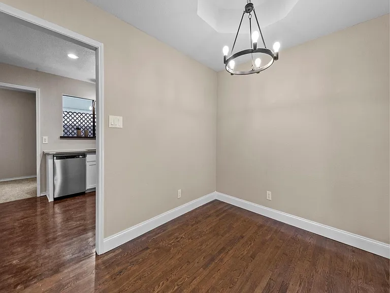 306 Dove Creek Trl — Photo 6