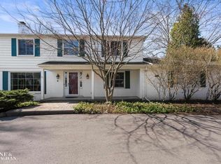 4663 Hedgewood Dr, Bloomfield Hills, MI 48301