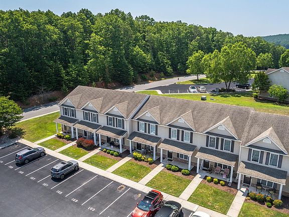 5th image of 165 Old Tavern Cir
