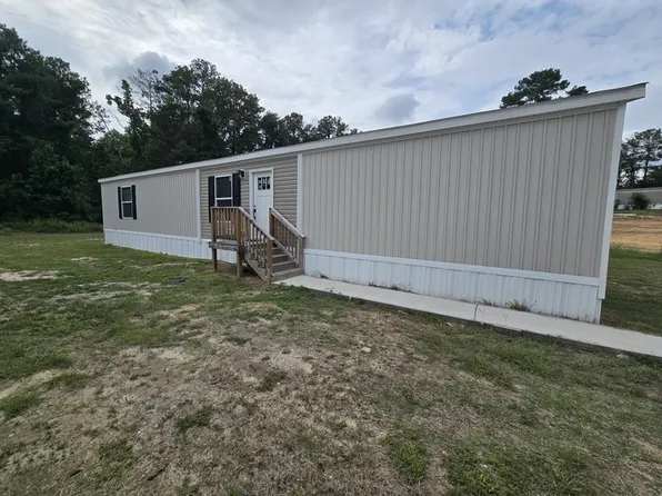 1943 Boxwood Ln, Fayetteville, NC 28311