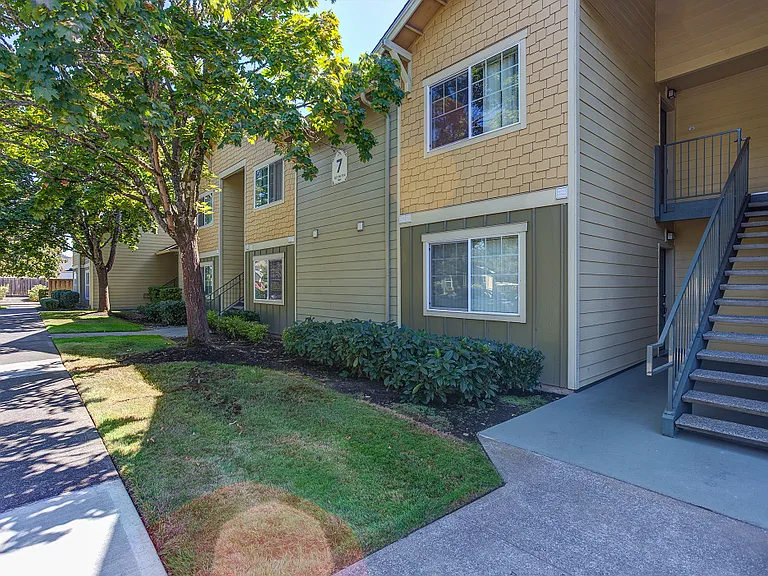 Commons at Hawthorn Village Apartments — Photo 27