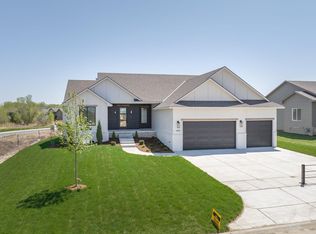 1412 Lookout Pl, Derby, KS 67037