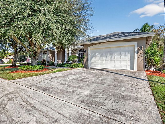 3rd image of 1500 Firethorn Dr