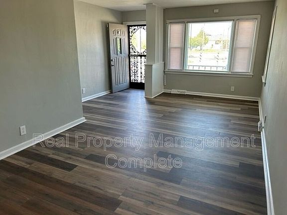 3rd image of 1537 Mount Vernon Ave