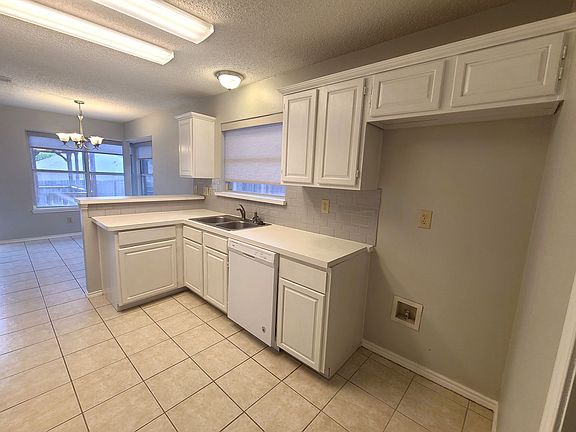 4th image of 329 N Beltwoods Dr