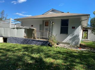 132 & 134 Maryville Cir, Oak Ridge, TN 37830