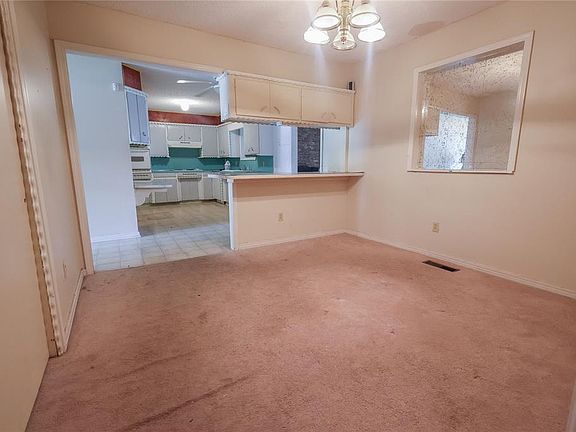 5th image of 9513 NE 46th St