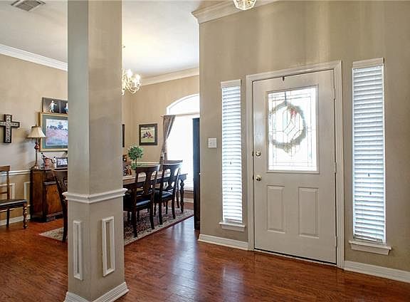 4th image of 8437 Emerald Cir