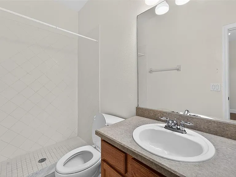 216 Deepcove Rd — Photo 32