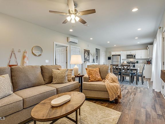 5th image of 154 Marilee Way