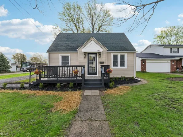 1233 State St, Vermilion, OH 44089