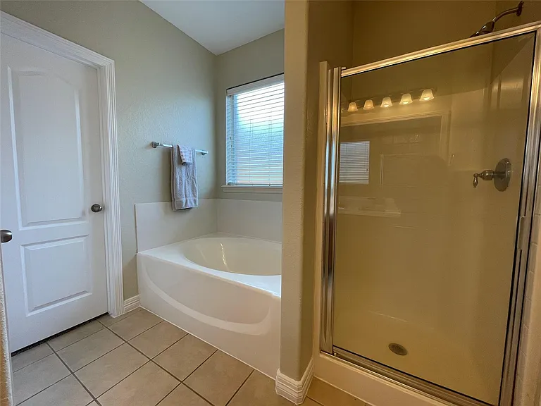 5811 Ranch Riata Ct — Photo 32