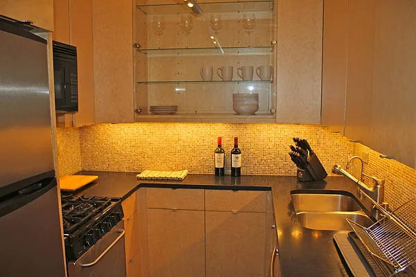 Rented by Keller Williams NYC | media 23