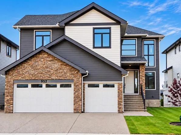952 S South Shore Ter, Chestermere, AB T1X 3G2