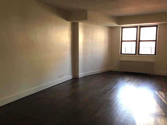 4th image of 220 E 65th St Ph C