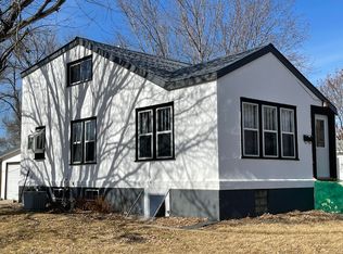 720 4th Ave SW, Jamestown, ND 58401