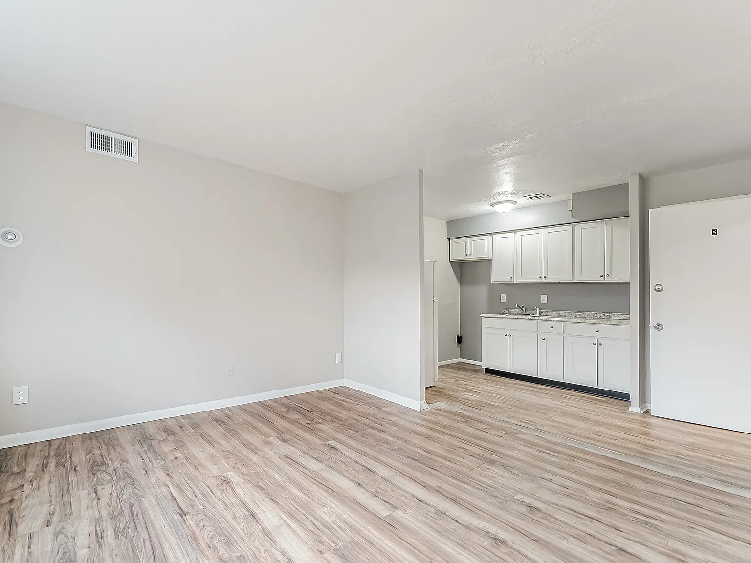 1 bed, 650 sqft, $950 — Photo 3