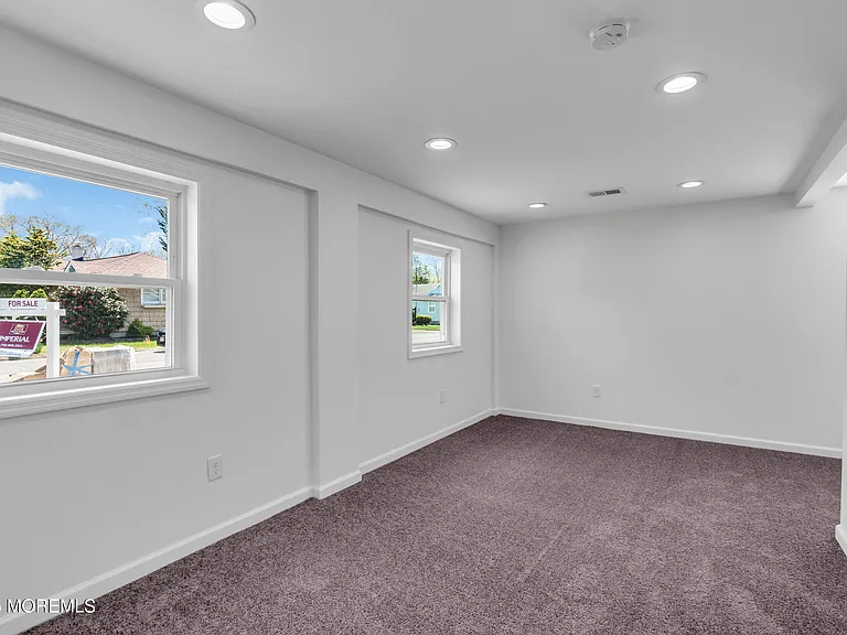 351 Hulse Ave — Photo 13