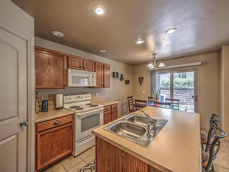 3419 S River Rd #15 — Photo 9