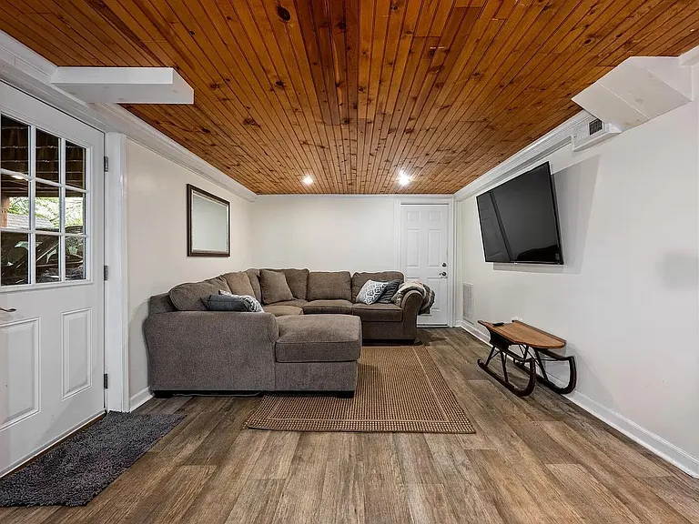 4816 Shadescrest Dr — Photo 10