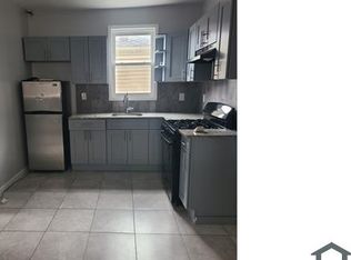 90 Pearsall Ave #4, Jersey City, NJ 07305