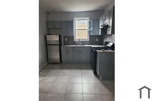 90 Pearsall Ave #4 Photo 1